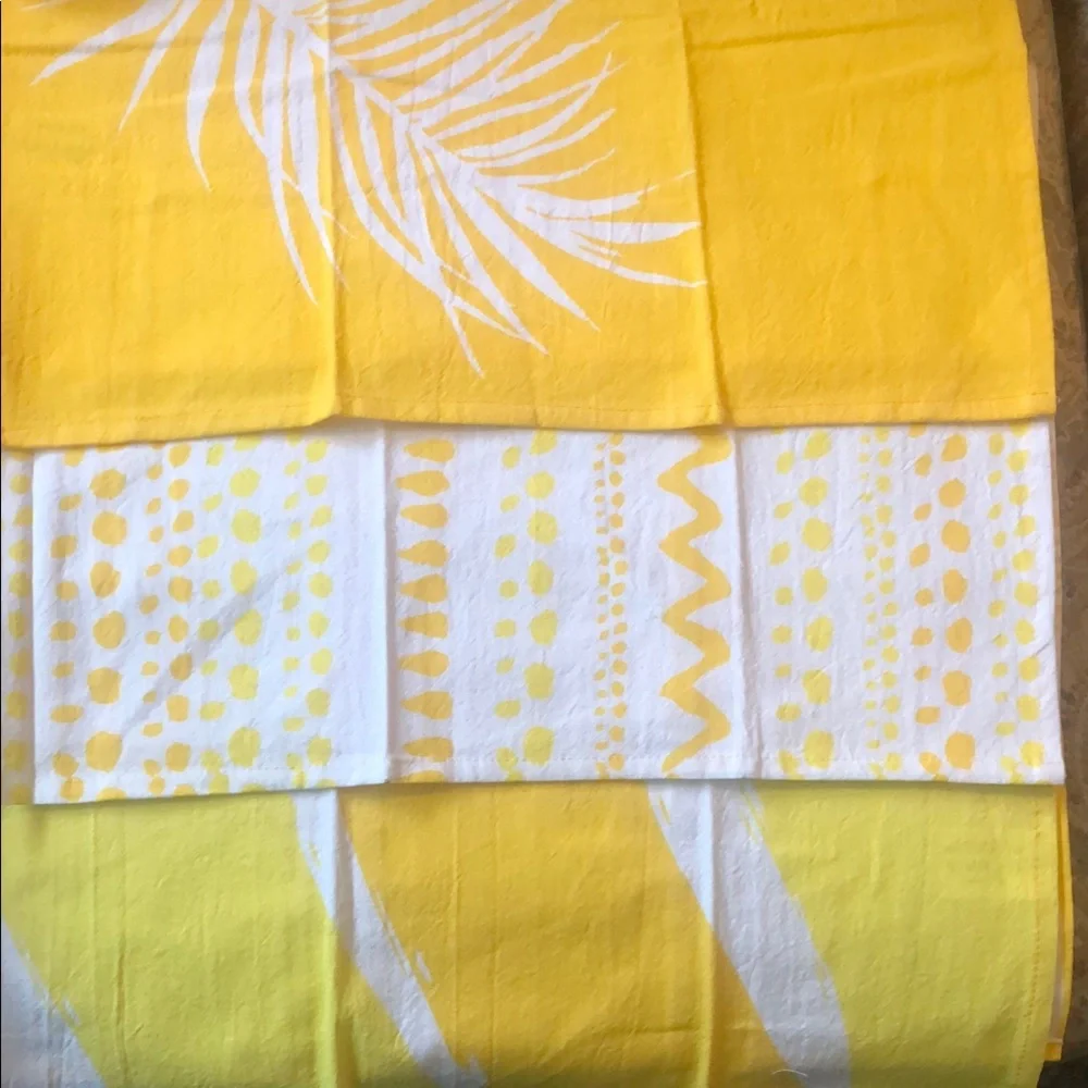 Yellow and White Patterned Dish Towel Set